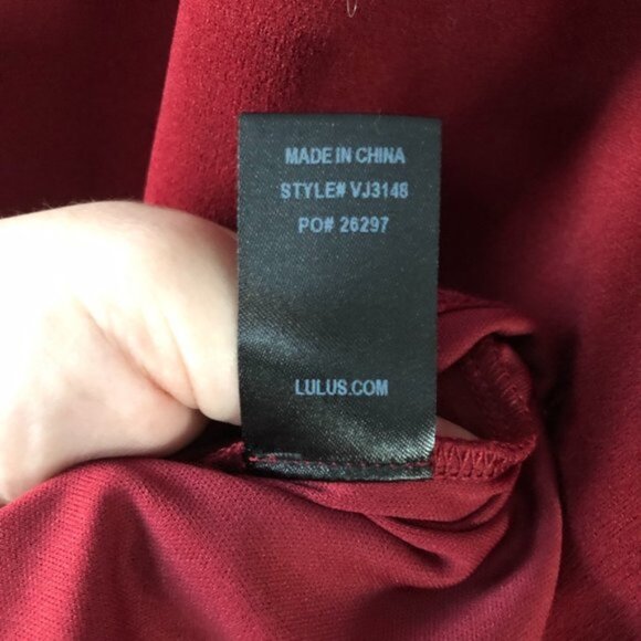 Lulu's Red Sleeveless V-Neck Lined Shift Dress - Picture 5 of 10